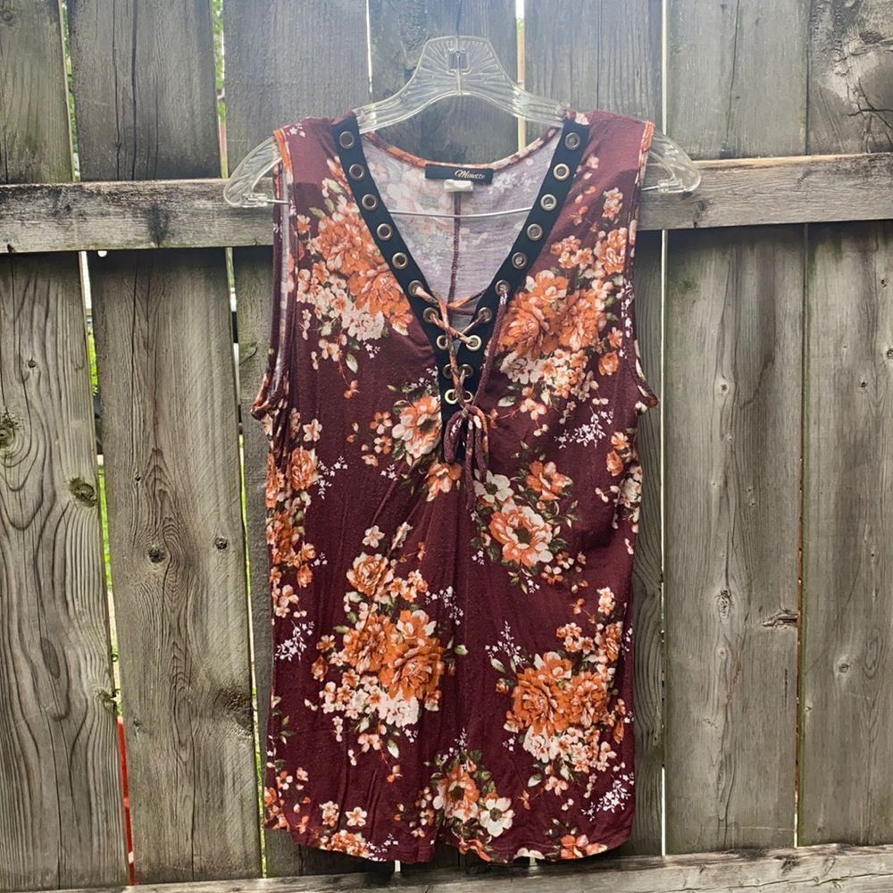 Floral cross cross top sz. L